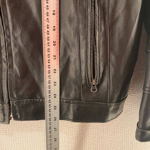 Vintage Guess Leather Jacket - Picture 8 of 8